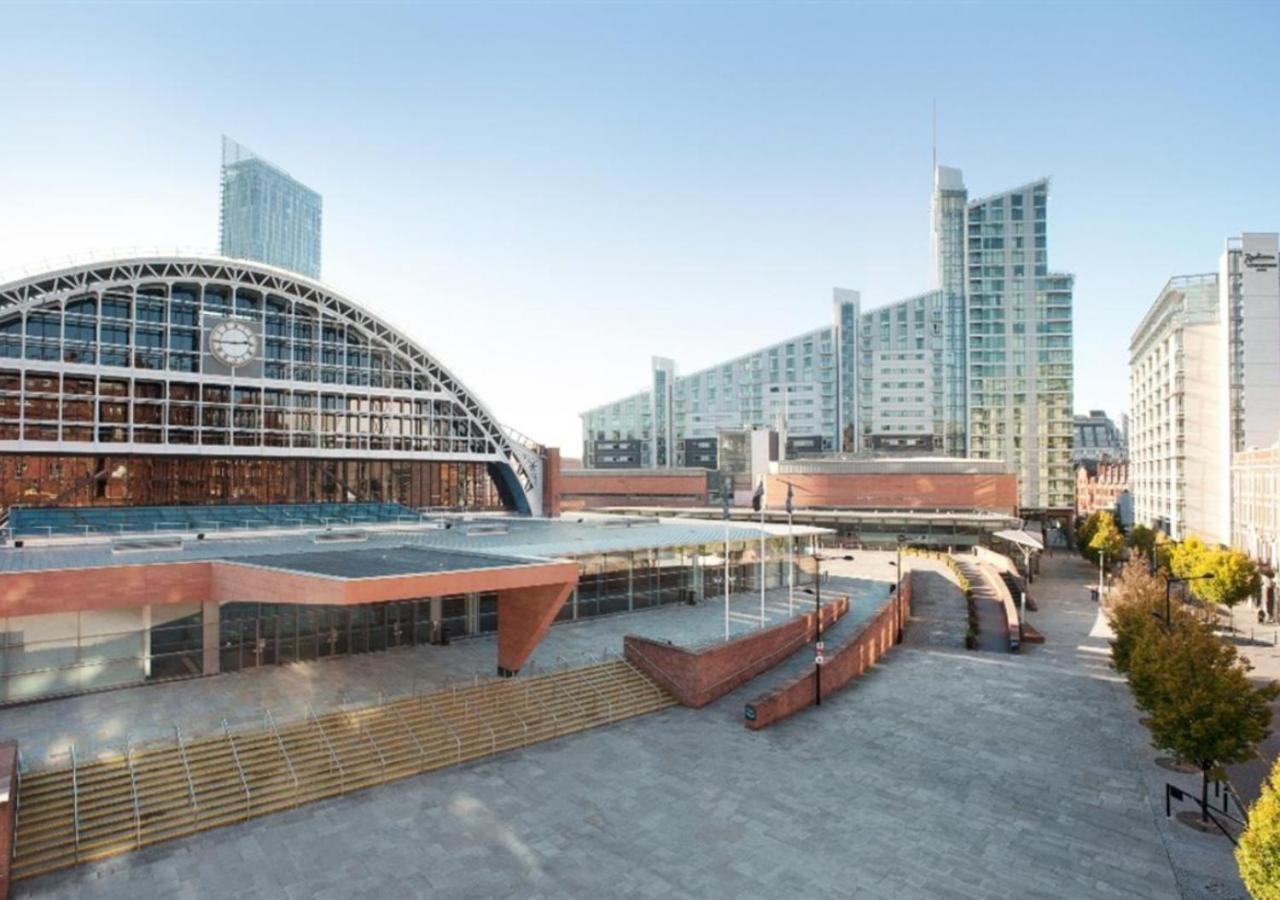 The Middlewood Plaza Suite - By Parydise Properties - Business Or Leisure Stays, Central Location, Sleeps 4, Salford Μάντσεστερ Εξωτερικό φωτογραφία