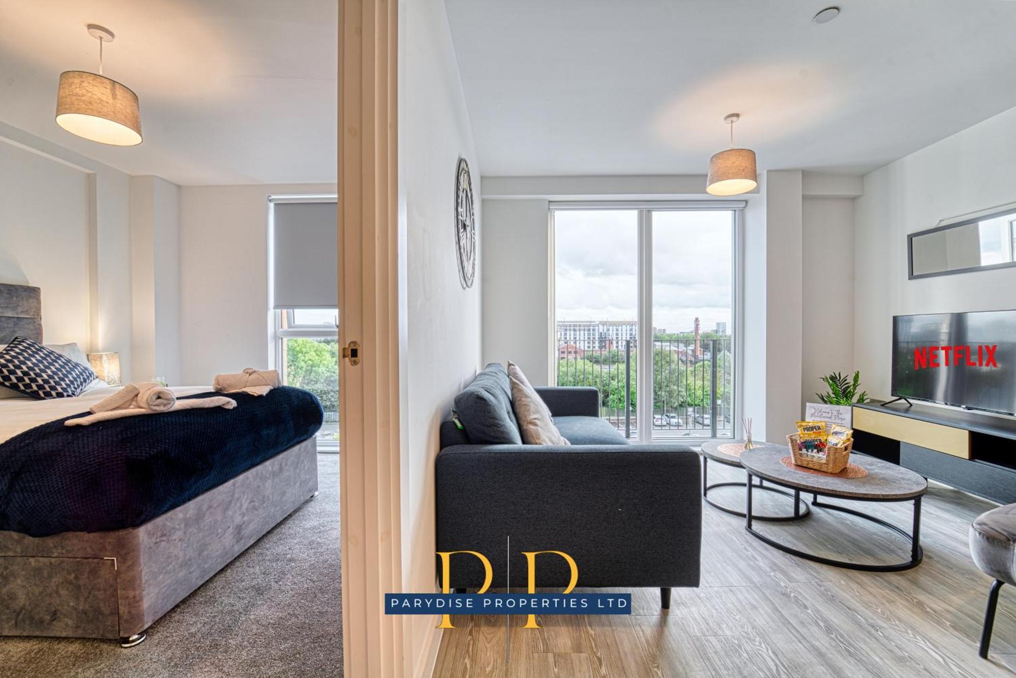 The Middlewood Plaza Suite - By Parydise Properties - Business Or Leisure Stays, Central Location, Sleeps 4, Salford Μάντσεστερ Εξωτερικό φωτογραφία